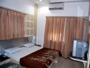 Hotel Meera Chittorgarh Экстерьер фото